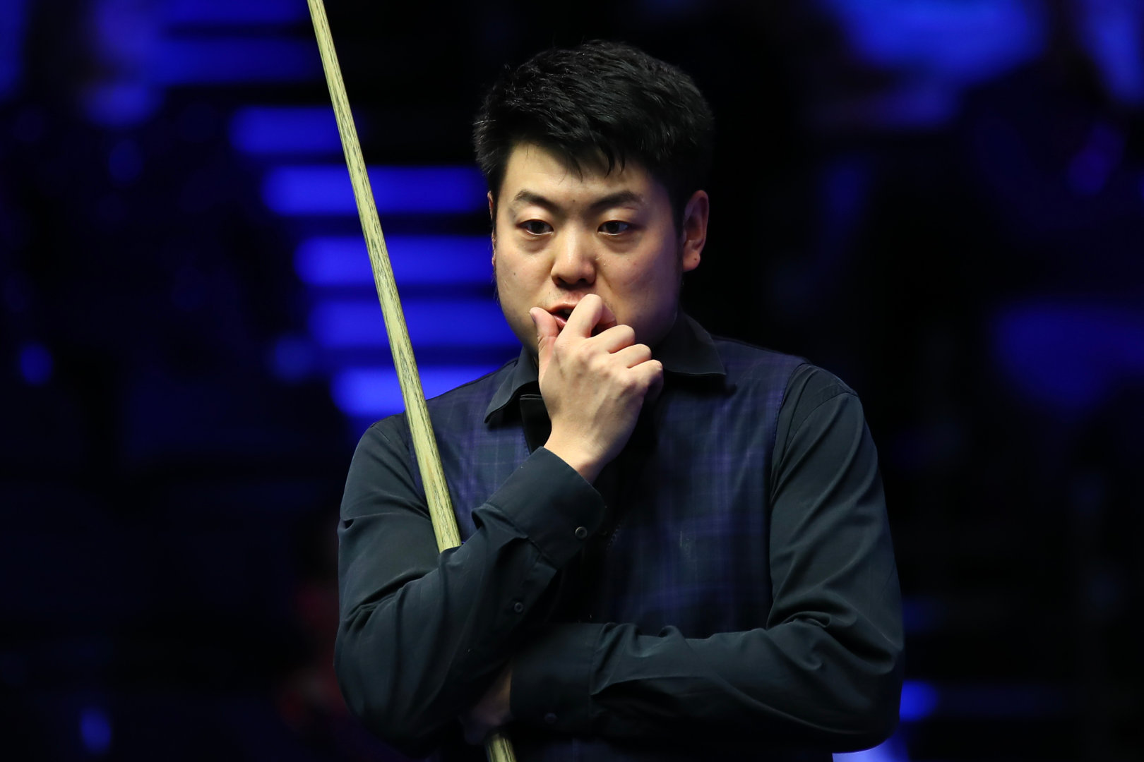 不绝于耳的 不绝于耳的