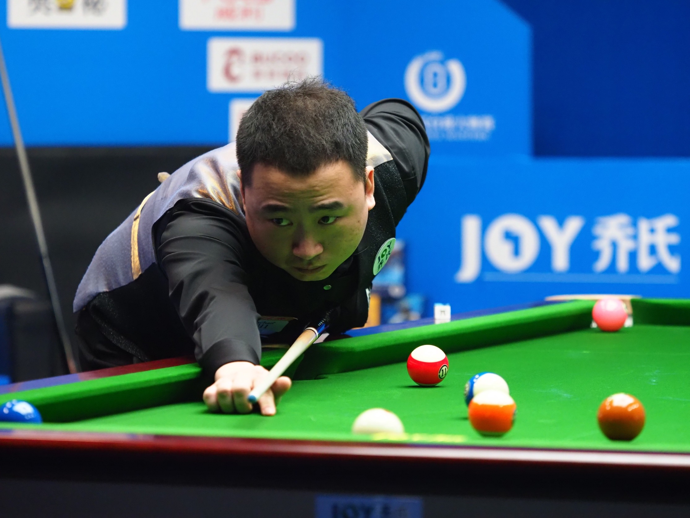 出入高档餐 出入高档餐