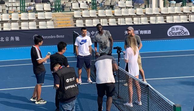 谁给他保驾 谁给他保驾